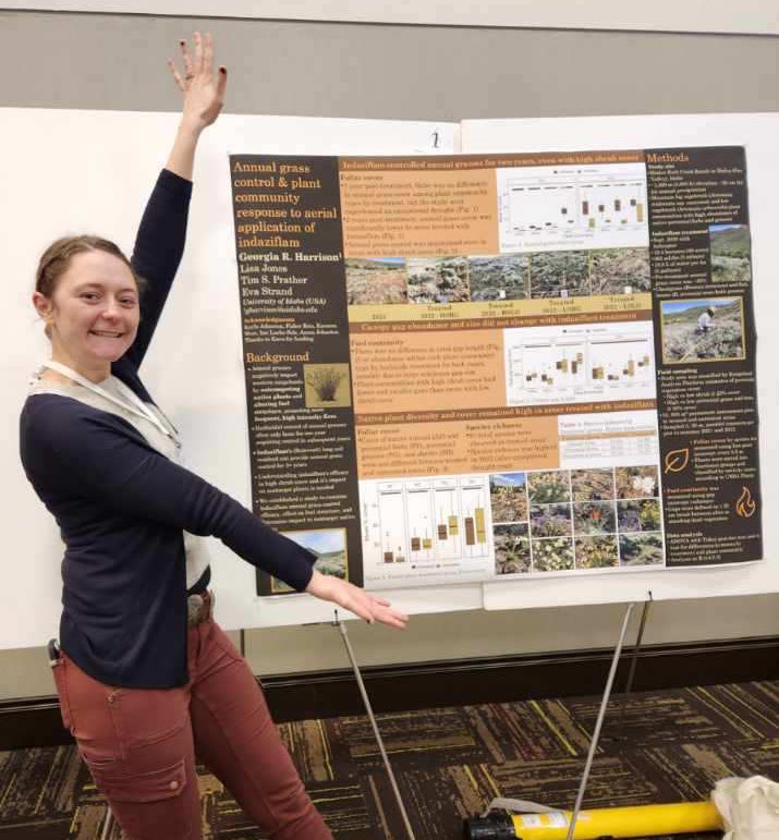 lotsoflichen's tweet photo. Chatting about annual grass control, fuel continuity, and native plant response to indaziflam application in mountain big sagebrush plant communities in Southern Idaho during #WSWS23 https://t.co/nrx300gLTD