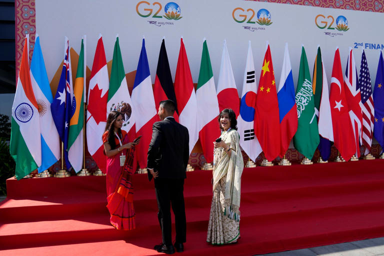 Le_gareeb's tweet photo. This is very nice that Haryana is really leading in the G-20 meeting and is also ready to showcase its culture. The meeting of foreign guests being held under the leadership of Manohar Lal ji is good. 
#G20SummitHaryana https://t.co/iXOB1G2VmB