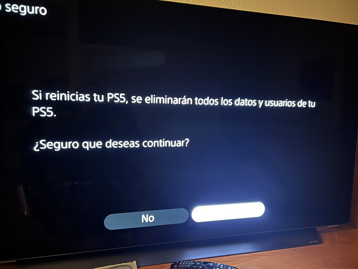 Pues nada, ayer se fue la luz en toda Ciudad Real y tenía la PS5 en reposo, resultado? El SO se ha dañado y toca resetearla completamente, adiós a…

- 48 horas de Hogwarts Legacy
- 40 horas The Witcher 3
- Nier Replicant que quedan 2 vueltas para sacar los otros finales
- etc
