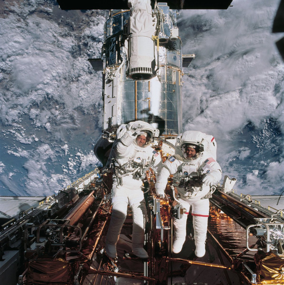 Glaretum's tweet photo. En un día como hoy pero en 2002, ¡la cuarta misión de servicio lanzada al Telescopio Espacial Hubble!

Más información: https://t.co/CVwPlRqssB 
#Hubble #explorationspace #astronomy #Glaretum
~Antares https://t.co/H7lmgVXAqB