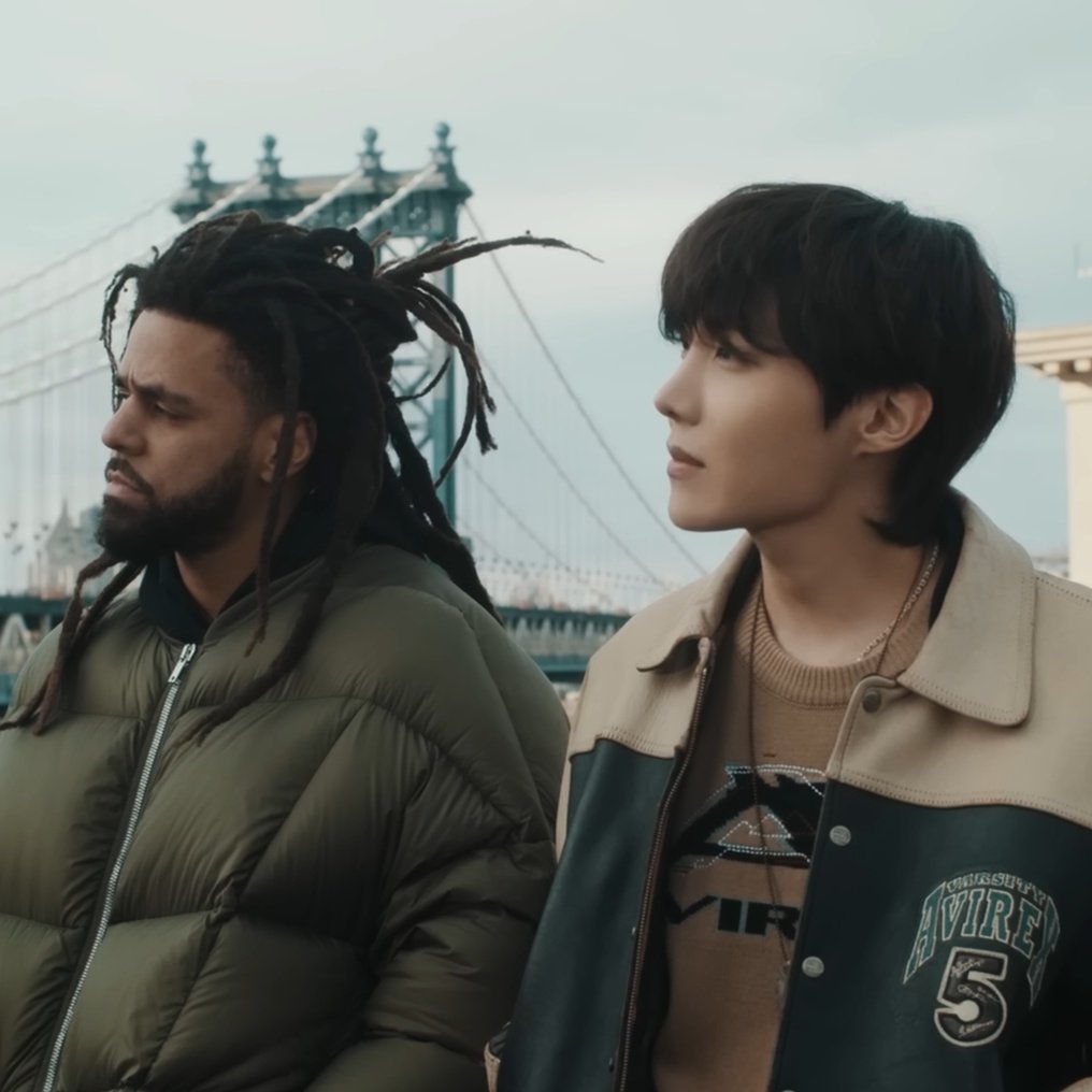 BTStranslation_'s tweet photo. HOSEOK WITH JCOLE FOR ON THE STREET???? https://t.co/RVU9deAX4J