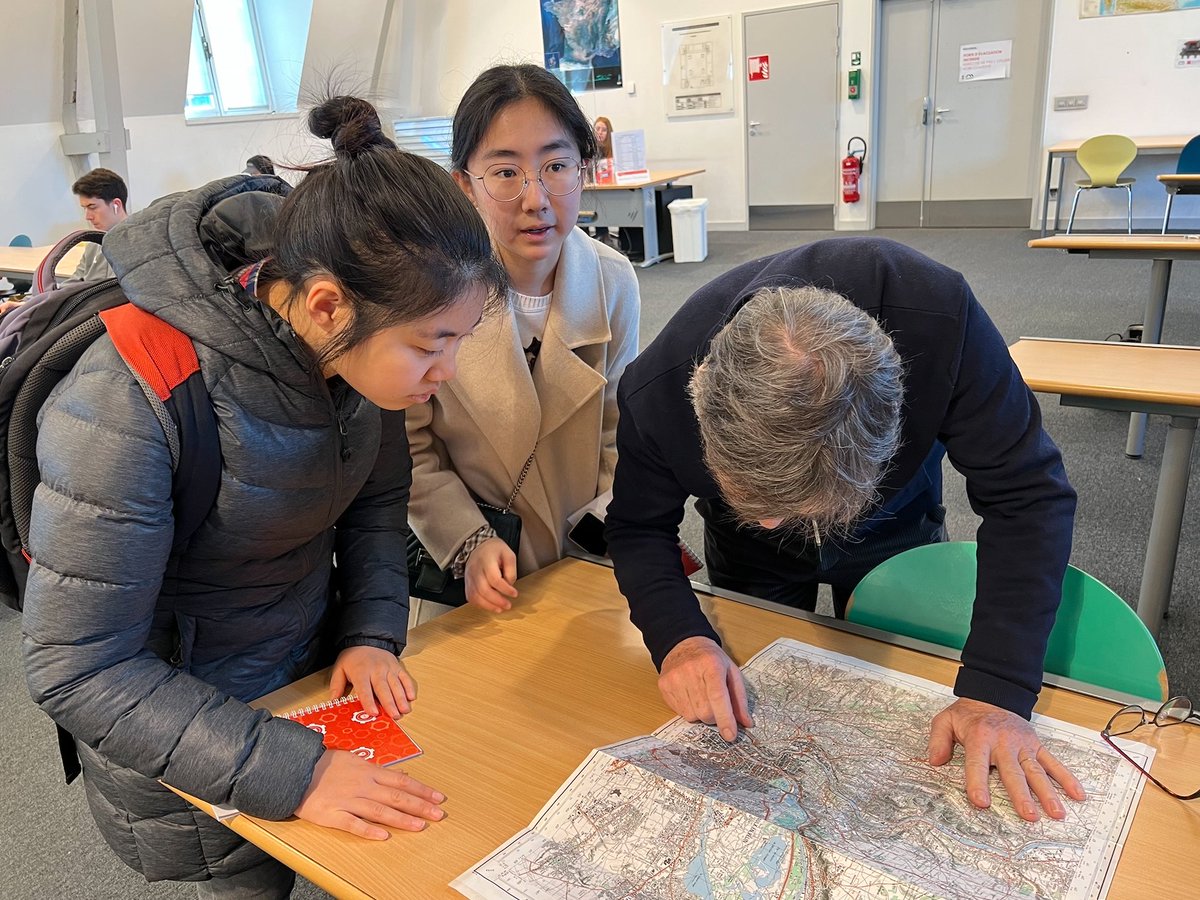 Tsinghua_Uni's tweet image. How to better achieve #CulturalConservation? A group of #NextGen from the Spark Program found the answer in #Lyon, France. With Prof. Jean Ruffier, they discovered that 300-year-old buildings in Lyon are still living and evolving – still homes of the locals.