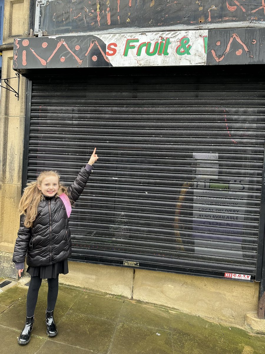 devannakin's tweet image. Girls had a lot of fun finding words on their way to school yesterday. Here’s some snaps @BirstallAcad #wordweek