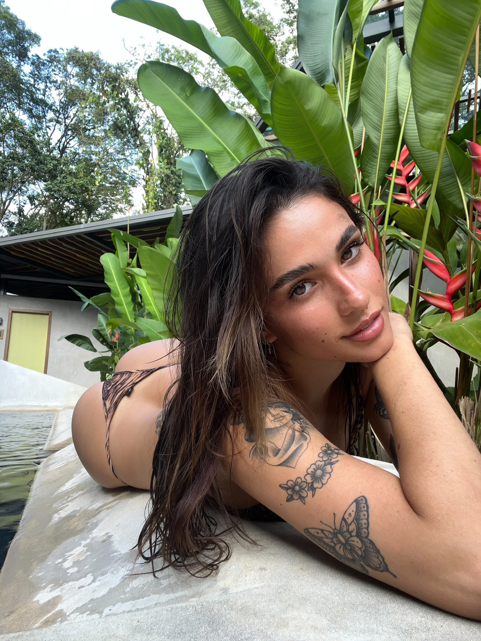 Lavaxgrll on Twitter: "enjoying the view? https://t.co/uRl0wE10NA