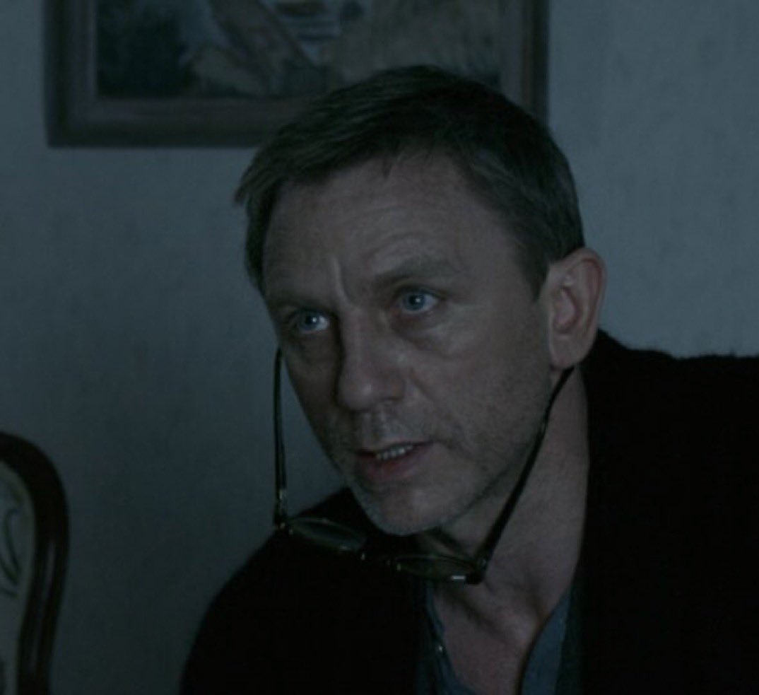 Happy birthday to Daniel Craig whose glasses in The Girl With the Dragon Tattoo will always perplex me 
