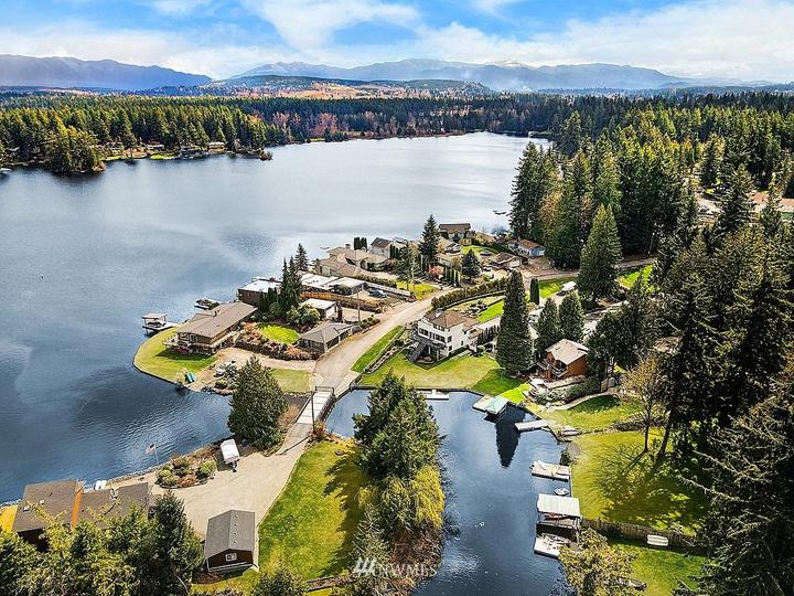 DonkBoyWonder's tweet photo. @Jessnj4554 @yUmad69 @Tim8397 @POTUS Yeah, why do you live there when you can live somewhere like this for half the price? https://t.co/HxBzrCYdZu