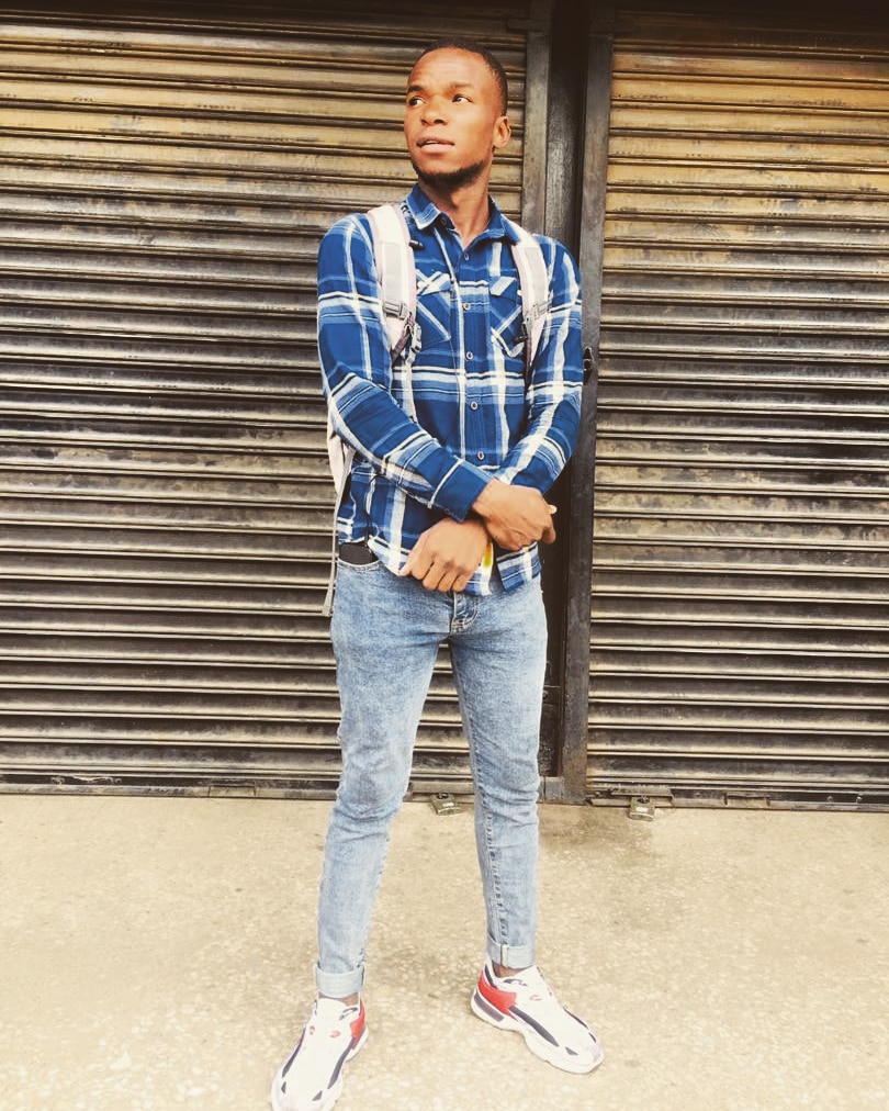 Strangerstune's tweet image. Live within the shape of your Human😶