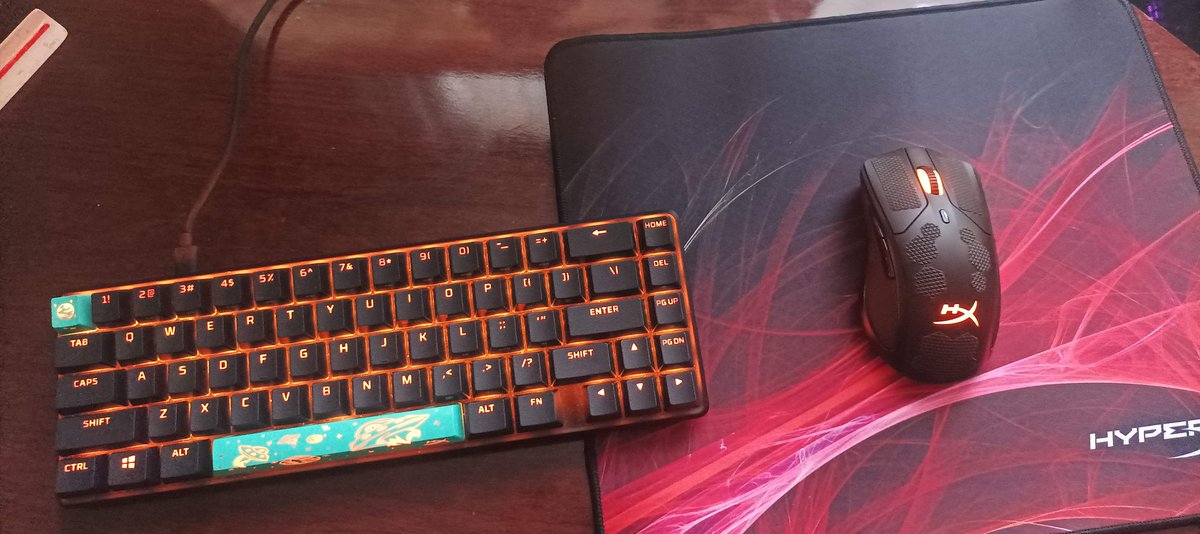 Jonsofmath_96's tweet photo. @HyperX Wireless! https://t.co/4rmIc2wb62