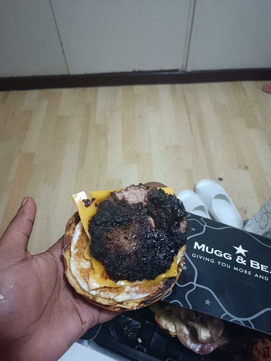 Dabawo_'s tweet photo. Ordered a Big Daddy takeaway @Mugg_and_Bean Loch Logan Waterfront as it was close to closing time(18h15ish) and saw this when I got home. A no would have been better than wasting imali yam. https://t.co/DyfKz2pQnY