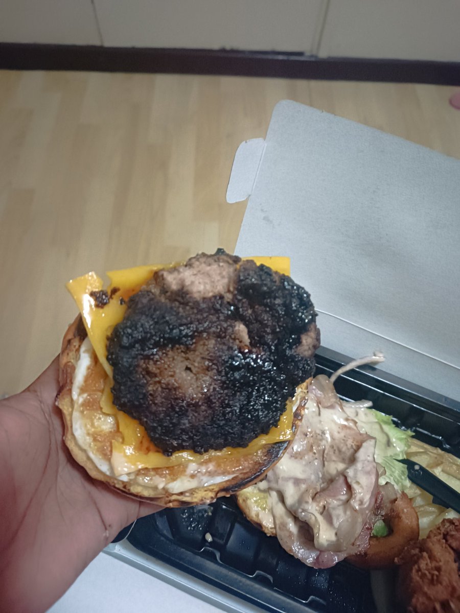 Dabawo_'s tweet photo. Ordered a Big Daddy takeaway @Mugg_and_Bean Loch Logan Waterfront as it was close to closing time(18h15ish) and saw this when I got home. A no would have been better than wasting imali yam. https://t.co/DyfKz2pQnY