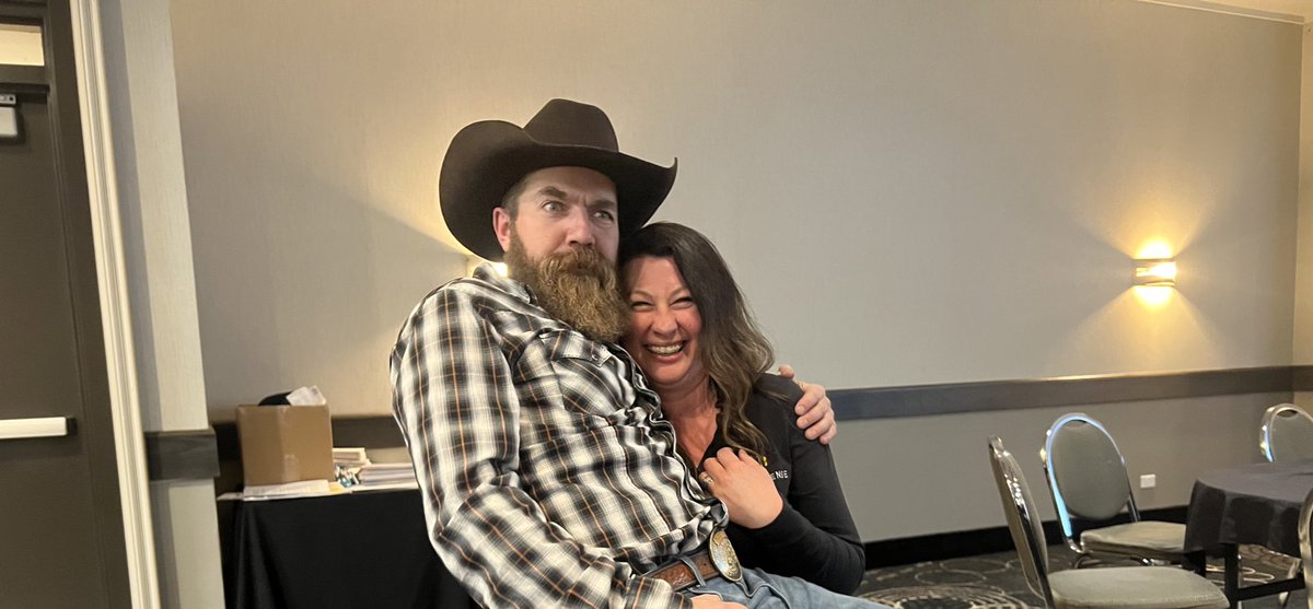 Prairiecowgirl_mb tweet media
