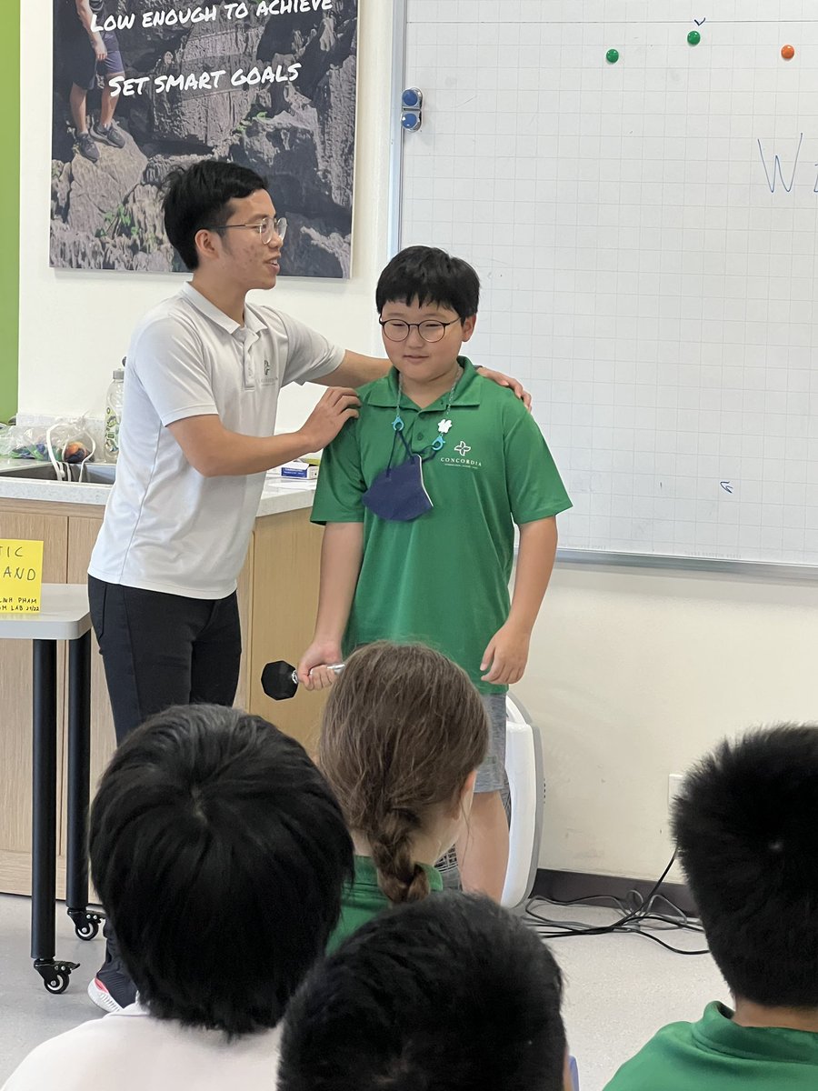WonderingWitte's tweet photo. G12 Big Data student Thomas walks G5 Ss and Ts through his Machine Learning project @ConcordiaHanoi #STEAM https://t.co/n9SwQDOca8