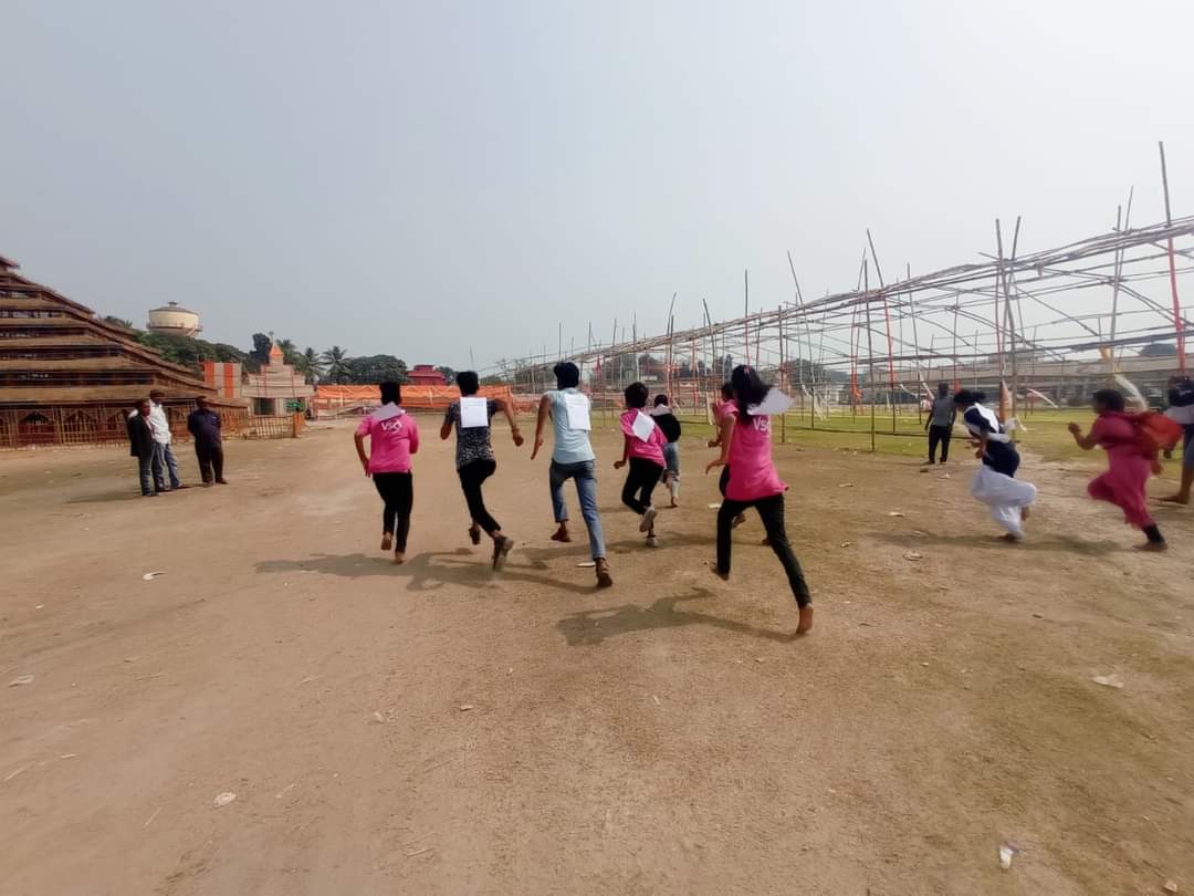 VSONepal's tweet photo. Celebrated #ZeroDiscriminationDay in Rautahat!
The global movement is strengthening the solidarity to end all forms of #Discrimination. #Youth, #Volunteers and local partner collaboratively organized a race to aware and bid solidarity.
#VSO #VSONepal #Madhesh #ACTIVE @UKinNepal https://t.co/GyHEIZhA56