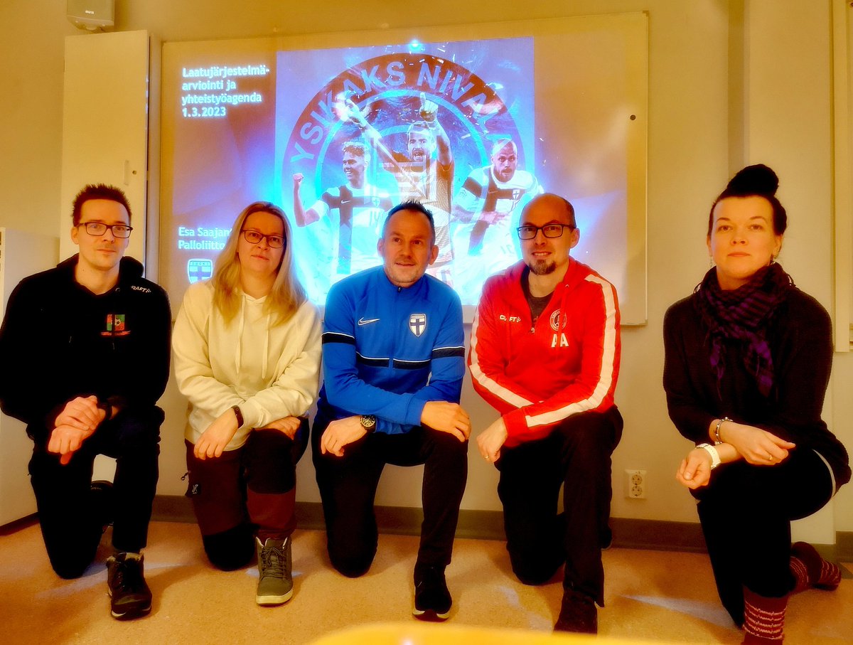 SPL_Pohjoinen's tweet photo. Ysikaks Nivalassa seurakehitys etenee hallituksen jäsenten hyvällä kehitysotteella. https://t.co/NqJWCyT6PZ