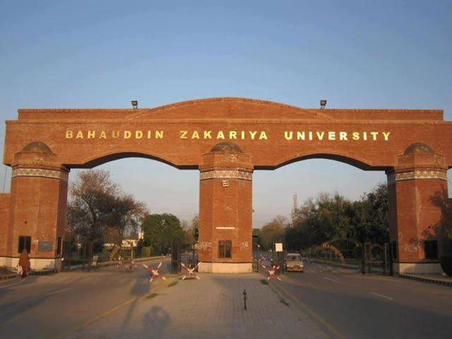 Zara_Baloch26's tweet image. کل بہاؤالدین زکریا یونیورسٹی ملتان میں زیرتعلیم بلوچ و پشتون طلبا کو انتظامیہ کی جانب سے نہ صرف انہیں وہاں سے بے دخل کر دیا بلکہ ان پہ دہشت گردی اور ہتھیار رکھنے کا الزام بھی عائد کیا گیا،بلوچ اور پشتون کو یہ سمجھ لینا چاھئے کہ یہ ریاست ہماری خیر خواہ نھیں
#PashtunBalochUnity