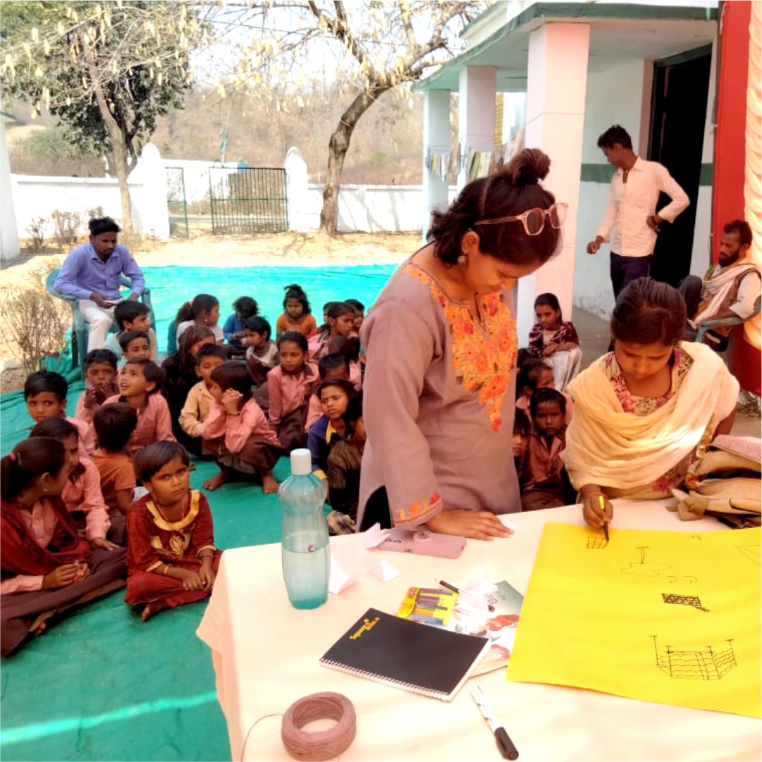 DAperspectives's tweet photo. As part of an integrated #village development project - LIC HFL HRIDAY, we organised Bal Melas in Govt. schools of 5 villages in Sonbhadra, UP. They aimed to engage school #Children in creative thinking, &amp; make them aware of the #environment   
@LIC_HFL https://t.co/CceEknmRft