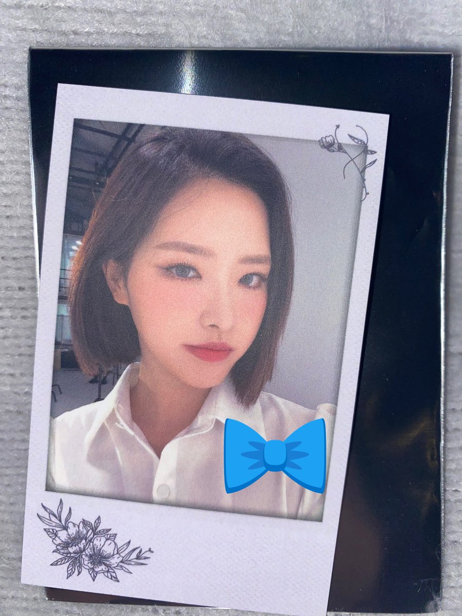Ooeden12's tweet photo. ライブ後か、郵送で交換しませんか!
求:ゴウォン ヒョンジン ビビ

#올리비아혜 #최리 #今月の少女  #LOONA https://t.co/AbkVY8xW7w