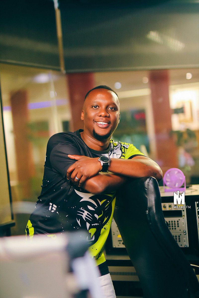 METROFMSA's tweet photo. Wake 🆙 on Metro with @moflavadj #WakeUpOnMetroFm https://t.co/Rlkfgc7S5N