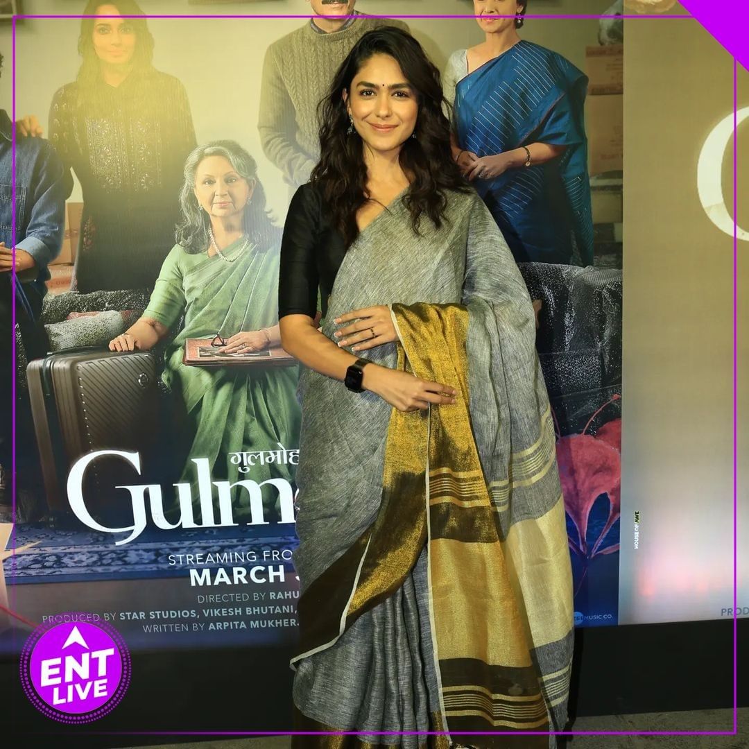 jyomrunal's tweet image. Common appearance is her  {@mrunal0801} precious jewel 

#MrunalThakur #risingstar #simplelook #beautiful #gorgeous #fanslove #indianactress