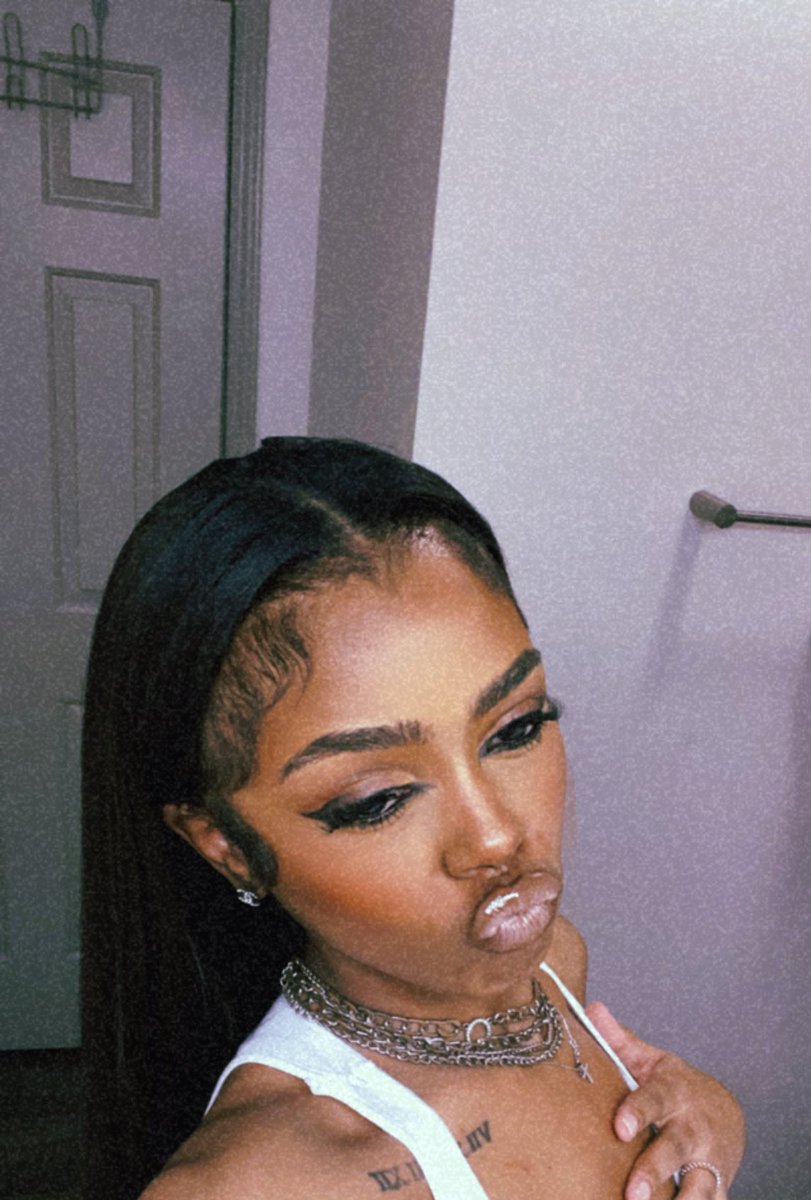 juscallmenae's tweet photo. bc it’s my birthdayyy 🥹♓️ #miss23 https://t.co/pBIA1d8lsH