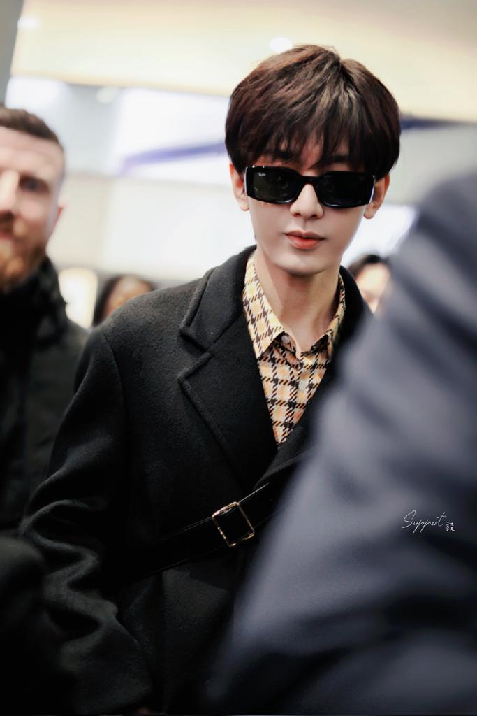 zobn18's tweet photo. 期待成毅和浪凡 @Lanvin 法国巴黎时装周浪漫之旅！！！太激动了！！！
 #ChengYiPFW23 
#ChengYiLanvinFW23 https://t.co/Kjm7GqeIDr