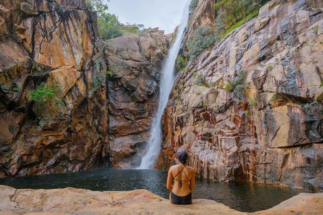 NT_Australia's tweet image. We love seeing our waterfalls come to life after all the rain 💦 This small pristine waterfall is #MotorCarFalls, a favourite in the tropical summer when some of @KakaduNationalP's larger falls tend to be inaccessible 🌴 

📸: neyfish/via IG. 

#NTaustralia #SeeAustralia