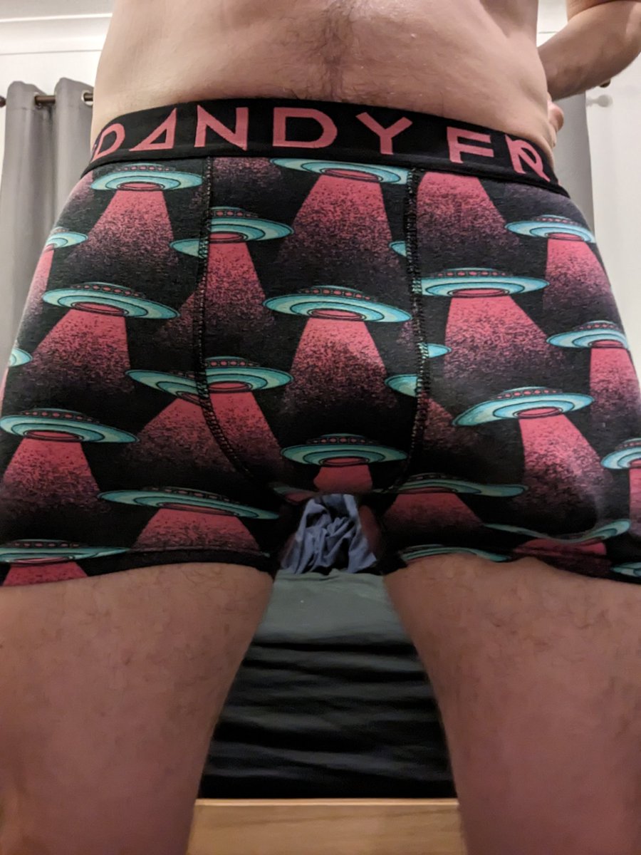 HardandSticky's tweet photo. Which bulge is better? Loose shorts or tight boxers. https://t.co/CYAwQD02qz