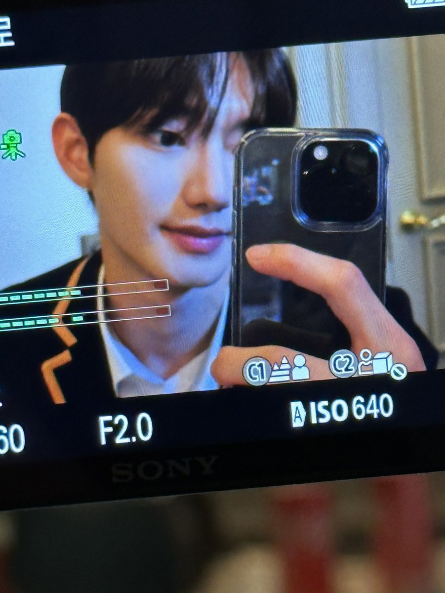 교복이야....교복...교복....교...복....