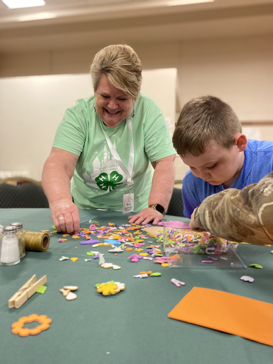 Virginia4_H's tweet photo. #Virginia4H Cloverbuds had a magical weekend at @Skelton4HCamp this past weekend. Participants dressed as their favorite Disney characters, decorated cupcakes, met Disney sidekicks (reptile friends) & got to hang out with some very special visitors! #ThisIs4H #Cloverbuds #4HCamp https://t.co/95mQCuSuW0