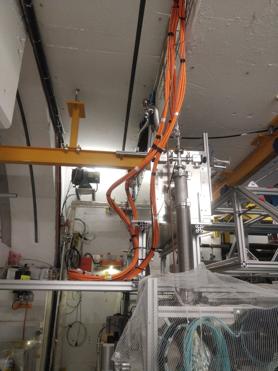 benesmil's tweet photo. Installing a new #timepix 3 detector network near the interaction point at #LHCb. https://t.co/zXsOdqQ4Cx