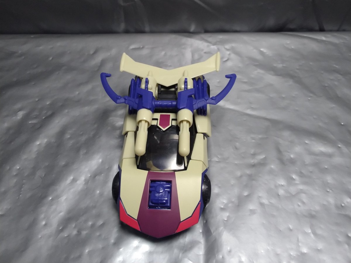 Hiwokun's tweet image. ｢今日の #スタントロン｣
今日も『#ANIMATED』から、#スタンティコン の一人 #ブレークダウン を紹介します。『#BOTCON２０１１』の限定アイテムで、同型で色が違う #サイドスワイプ という商品もありました(持ってません)。
#トランスフォーマー