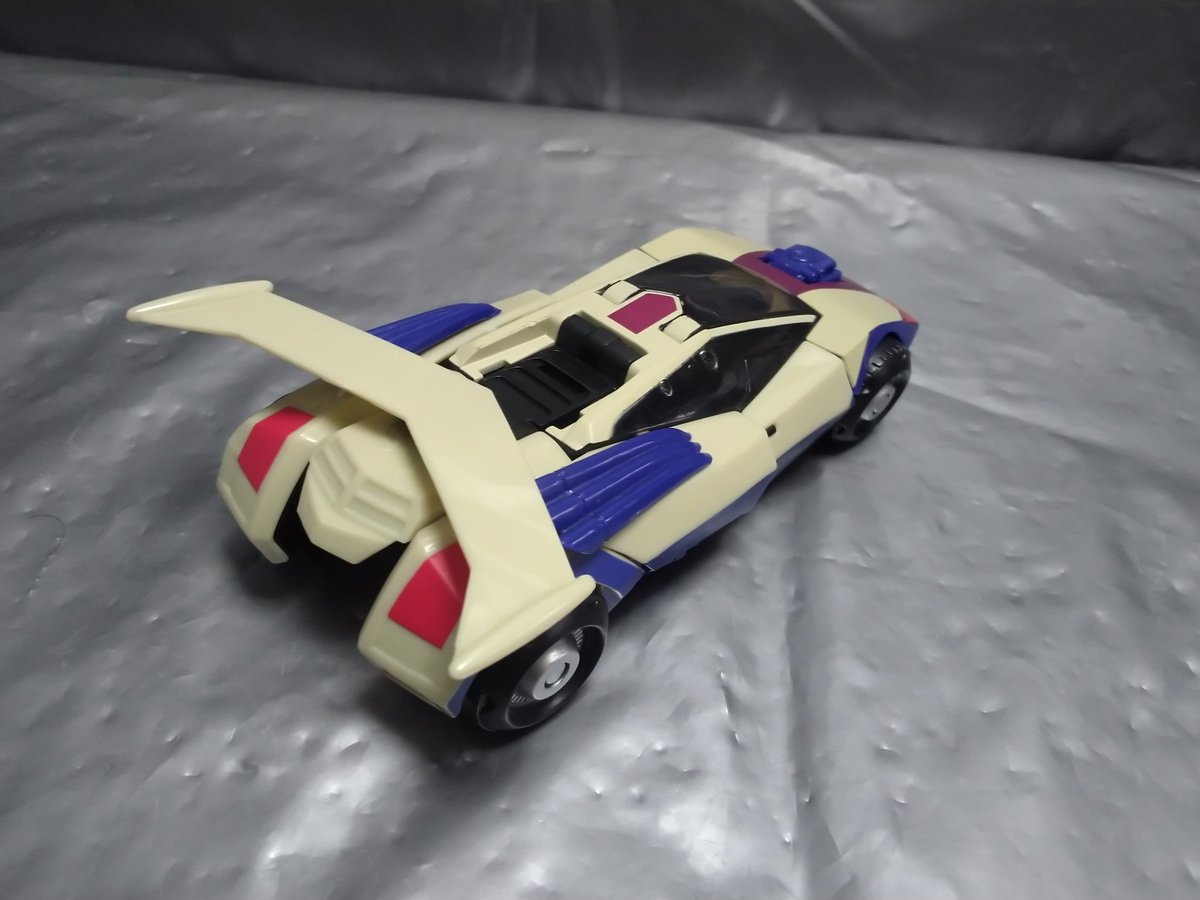 Hiwokun's tweet image. ｢#ブレークダウン｣
『#BOTCON２０１１』#ザ・スタンティコン・ジョブ(BOXセット)から、ブレークダウンです。『#アニメイテッド』#ロディマス の頭部替えリカラーです。G1をイメージしたカラーリングですね。カーモードに武器を付けられます。
#トランスフォーマー