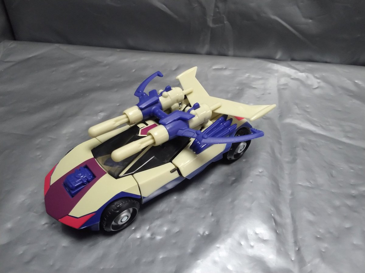 Hiwokun's tweet image. ｢#ブレークダウン｣
『#BOTCON２０１１』#ザ・スタンティコン・ジョブ(BOXセット)から、ブレークダウンです。『#アニメイテッド』#ロディマス の頭部替えリカラーです。G1をイメージしたカラーリングですね。カーモードに武器を付けられます。
#トランスフォーマー