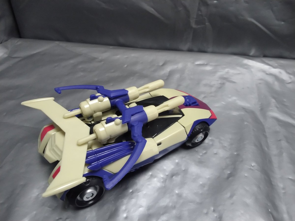 Hiwokun's tweet image. ｢#ブレークダウン｣
『#BOTCON２０１１』#ザ・スタンティコン・ジョブ(BOXセット)から、ブレークダウンです。『#アニメイテッド』#ロディマス の頭部替えリカラーです。G1をイメージしたカラーリングですね。カーモードに武器を付けられます。
#トランスフォーマー