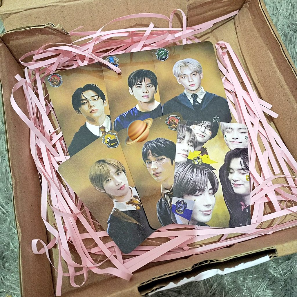 💌 Late post/unboxing mail.

Heyyoo, keychain and stuffs from <a href="/k27mintchoco/">mintea choco ✧</a> are arrived safely on my hand. Tbh am so excited and happy while open it! 😣🪄🫶🏻 Also, tysm ryuu <a href="/y2kbluehour/">.</a> buat bonus keychain Tyun Ravenclawnyaa, seneng bgt Soobin Malfoy pulang ada temennyaa 🥹🫶🏻