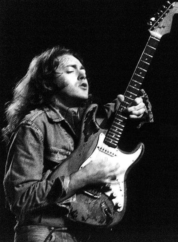 JFITZI_'s tweet photo. Remembering Rory Gallagher today.
#Legend
#Irishrocker https://t.co/T2pM8CUL6U