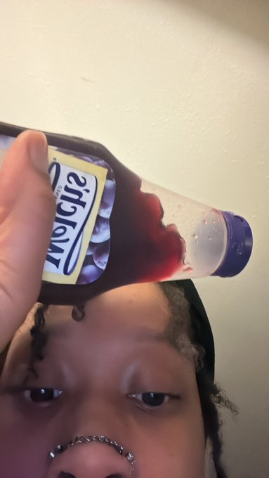 Omw Im making a PB&amp;J real quick https://t.co/GQLvcRGdog https://t.co/2FOy1EoL1k<a href="/tag/thereallulbenzie"class="tags"><span>#thereallulbenzie</span></a><a href="/tag/lulbenzie"class="tags"><span>#lulbenzie</span></a>