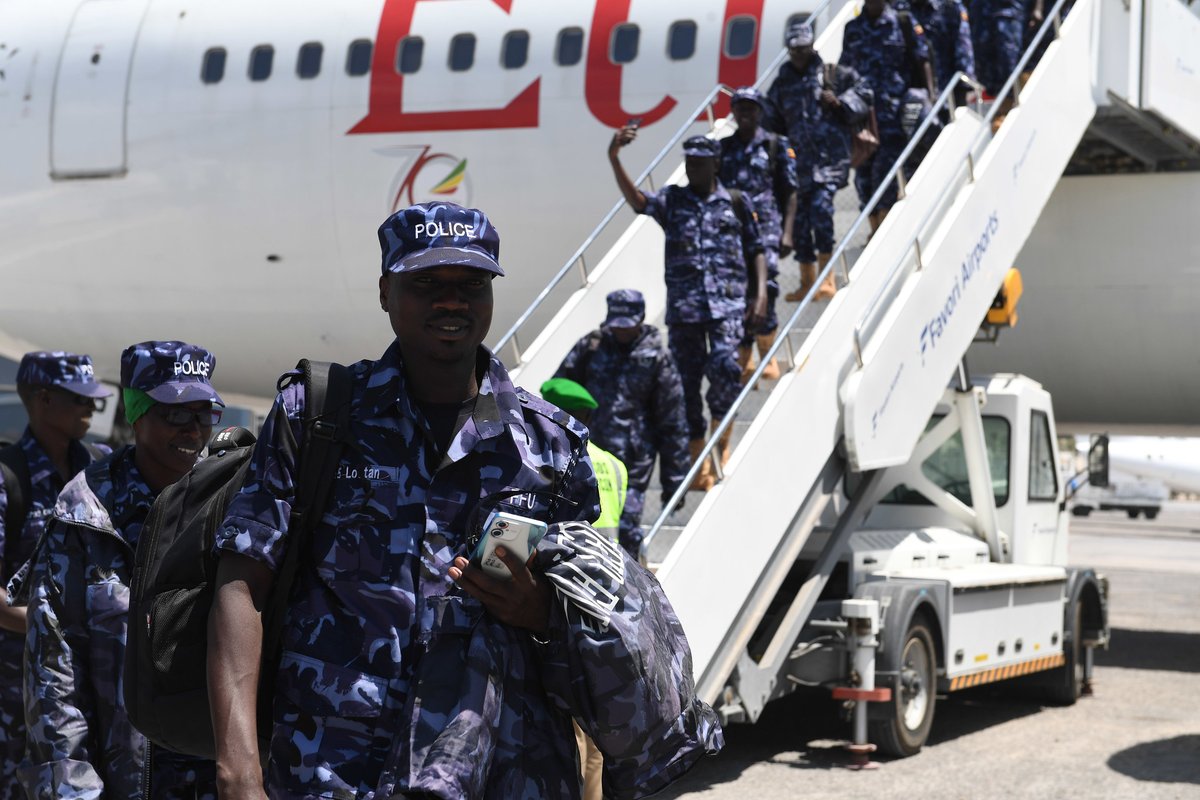 ATMIS_Somalia's tweet photo. Newly deployed #Ugandan Formed Police Unit #FPU personnel serving under #ATMIS have touched down in #Mogadishu. The #FPU will support ongoing peace-support operations with #ATMIS in collaboration with their @SoPoliceForce counterparts.
Read more ➟ https://t.co/iROzpJQg0R https://t.co/0dMCOGLMvE