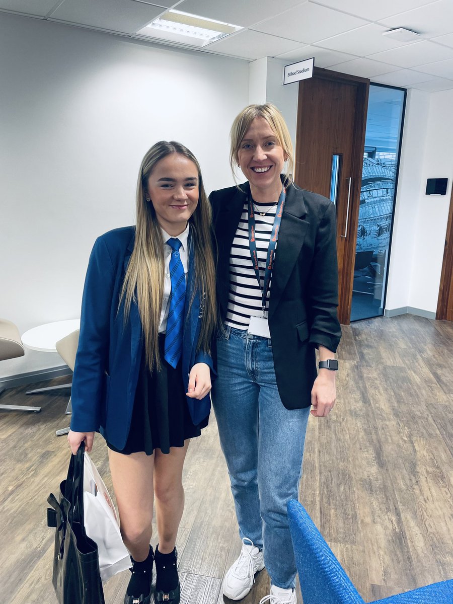 Had the best day yesterday hosting this wonderful group from the @girlsoutloudorg Big Sister Programme in our <a href="/BeyondTrust/">BeyondTrust</a> Manchester office! 🌟