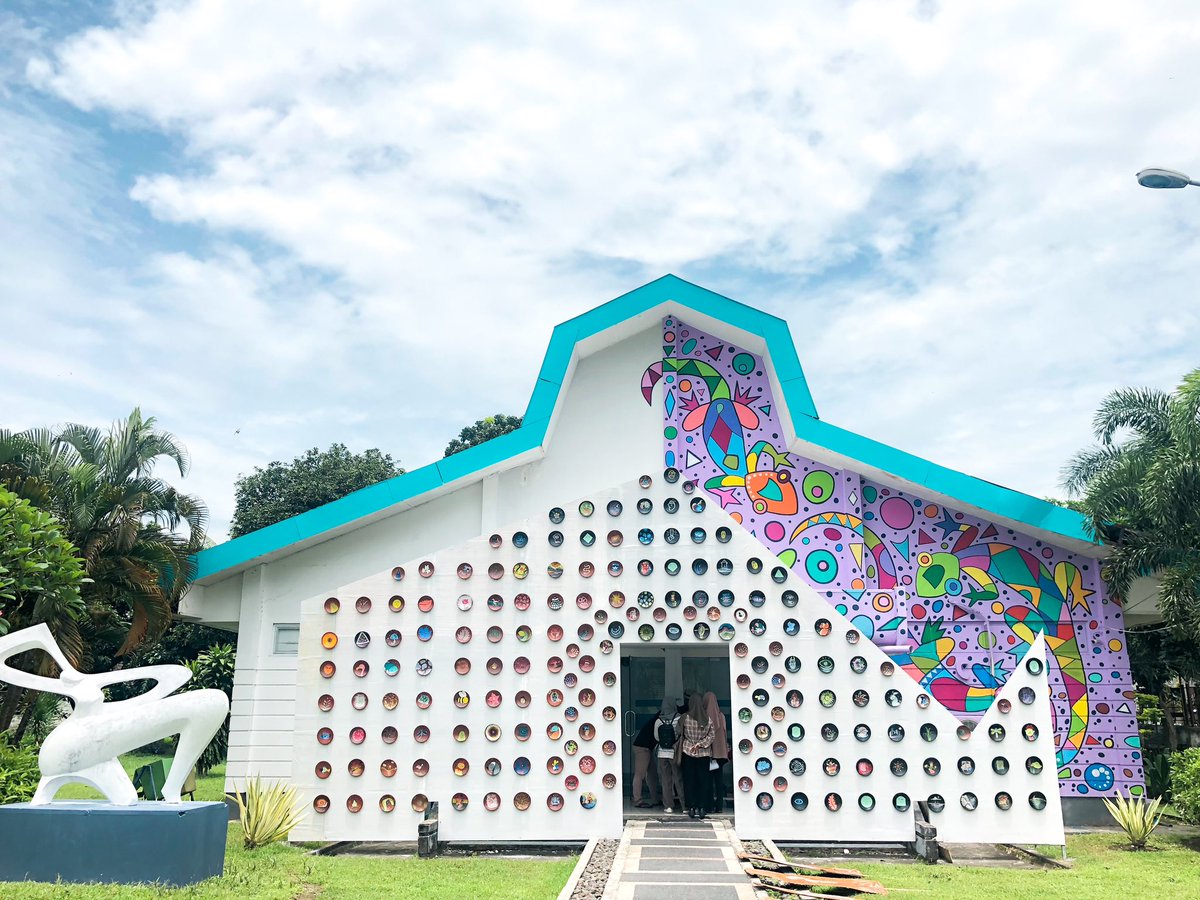 travbuck_id's tweet photo. - A #Thread 

Art Date, Pameran Art Mandalika "Besiru"

Ada seni lukis sama instalasi gituu

Ini jadwalnya:
Taman Budaya Provinsi NTB: 27 Februari - 5 Maret 2023
Taman Seni Creative Space, Sumbawa Besar: 4 - 11 Maret 2023 https://t.co/G2JTIpoObx