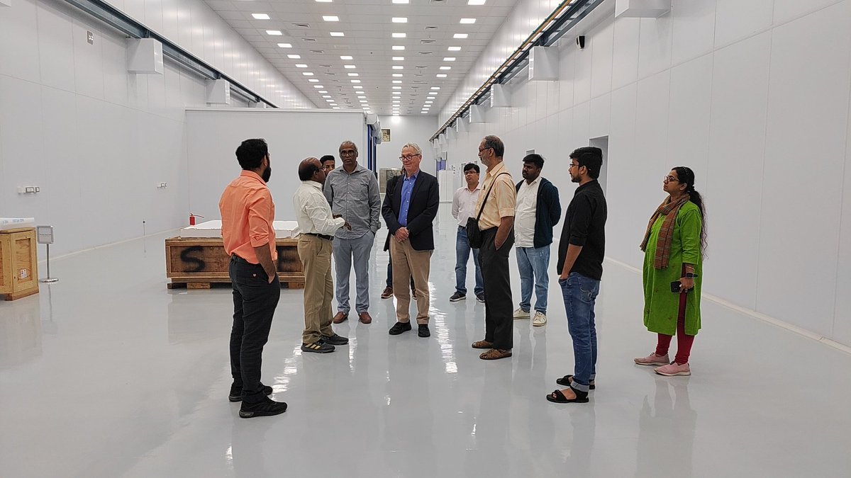 India_TMT's tweet photo. TIO Executive Director Robert Krishner visited India TMT Coordination Centre -ITCC &amp; India TMT Optics Fabrication Facility -ITOFF. Members of ITCC had great interaction &amp; provided highlights of different activities under progress in India for the TMT project. @IndiaDST @TMTHawaii https://t.co/9LnjrzDiGM