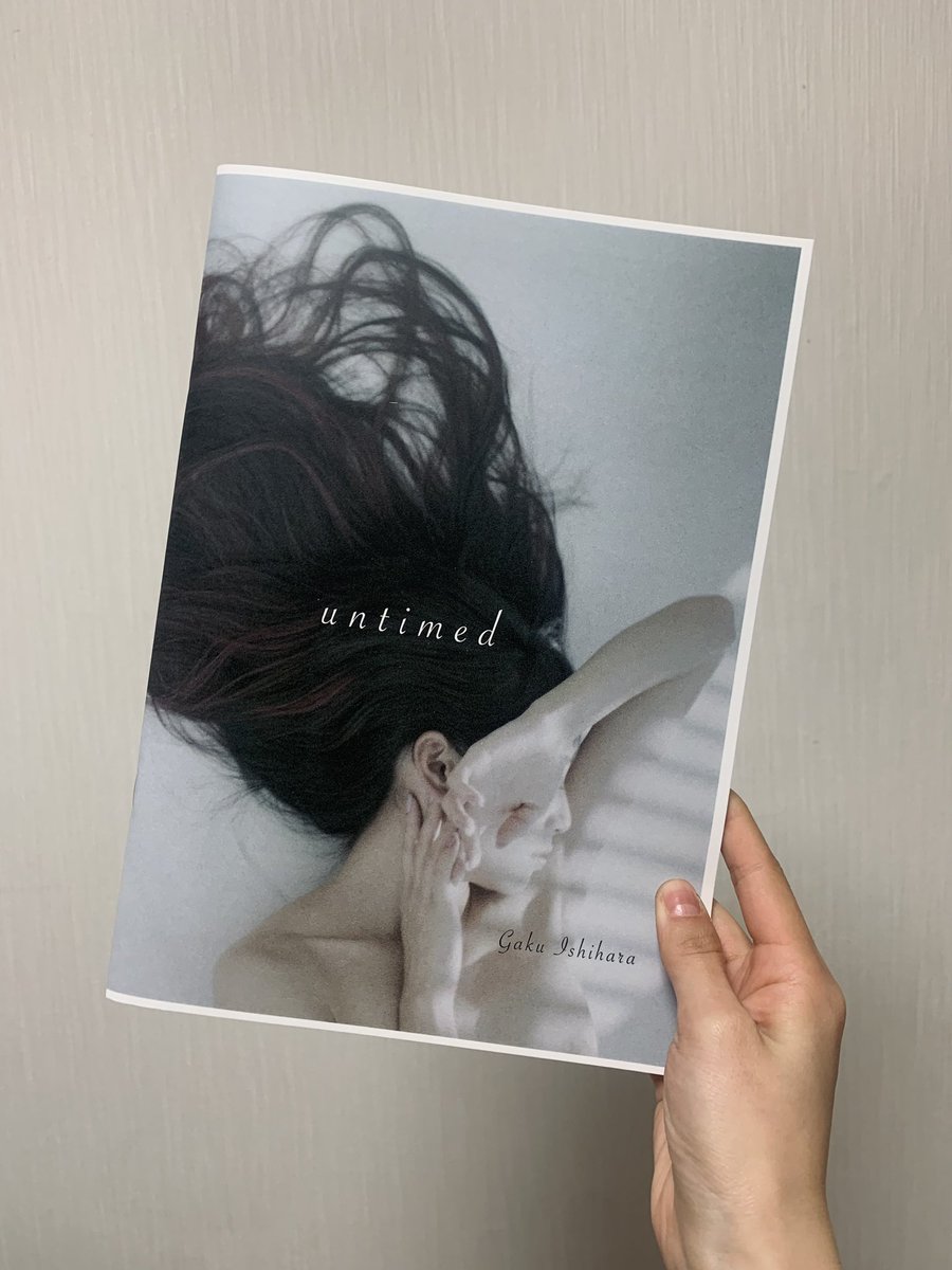 Natsuno_Mushi's tweet photo. 【untimed】
本日の展示と購入品です
とても美しい空間でした
静かにドキドキする作品に息が漏れました
@ig_water
#写真展 #untimed https://t.co/uoJz5K1g1m