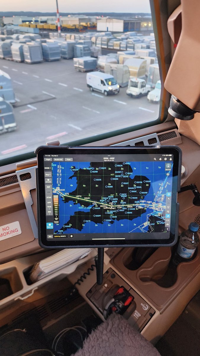 Kelly Lepley ✈🌍👩‍✈️✈️👩‍👧‍👧🇺🇦 tweet media