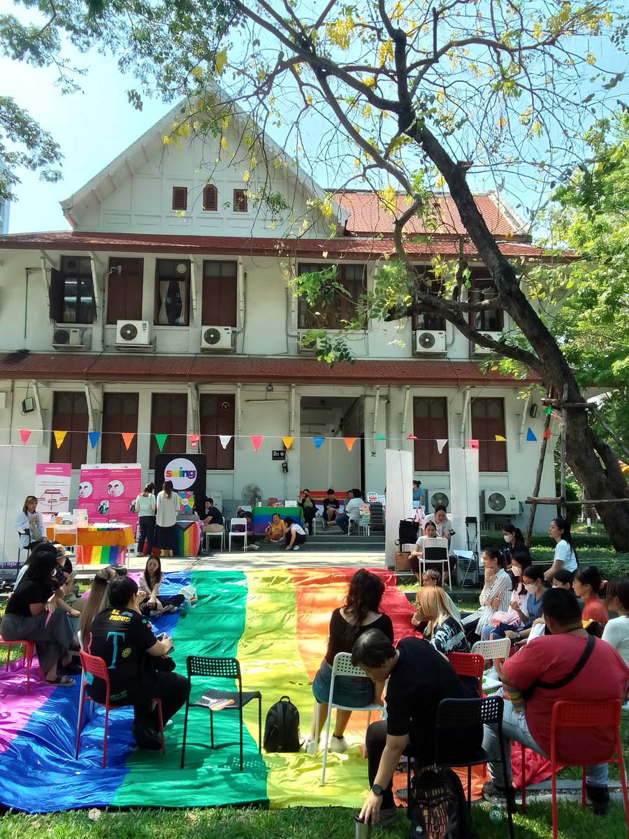ChaitedSirisak's tweet photo. กิจกรรม บ่าย ประเด็น #feminist
GENDER FAIR 2023
🎉
1️⃣ Gender Discussions กิจกรรมพูดคุยโต้แย้งกัน
ในหัวข้อต่อไปนี้
▪️ซีรีส์วายสนับสนุน LGBTQ+ จริงใจ หรือ จ้อจี้?
#ใครไม่แฟร์GenderFair #YoungPridClub #YoungPrideClubภาคกลาง #YoungTransClub #LGBTQUANs #LGBTQ #Siritonposh #Pride https://t.co/9al0xl1p9g