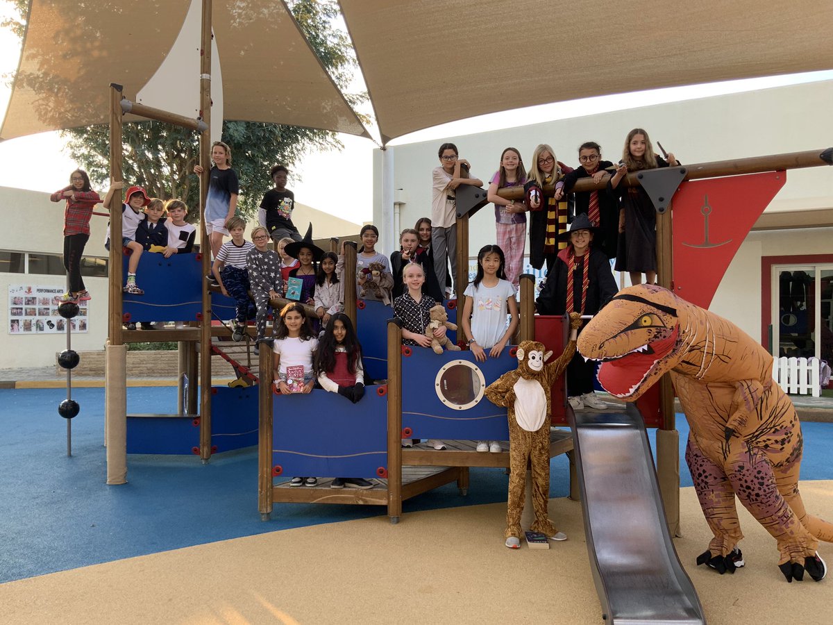 Look at all the book characters in 5 Red! #DESSyear5red #DESSworldbookday