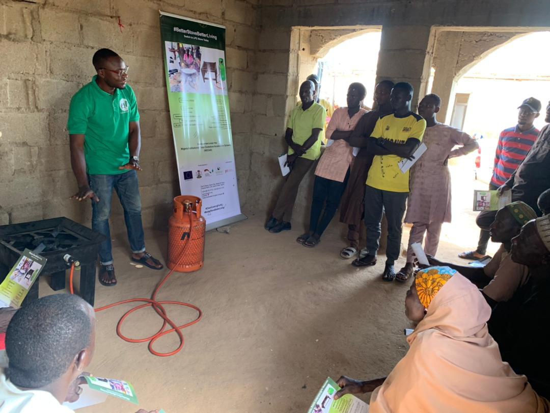 sosairen's tweet image. Spreading the awareness, benefits and effectiveness of LPG cookstove at Takandan community, Toro LGA, Bauchi state

#sosai #cookstove #ics #gascookstove #lpg #solarng #fuelprice #cleancooking #efficientcooking #cleanstove #renewable #efficientcookstove