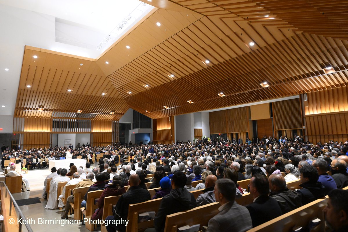 photowkb's tweet photo. Mass for Bishop David G. O'Connell at St. John Vianney Catholic Church in Hacienda Heights. O'Connell was shot and killed February 18th inside his home. #bishopdavidoconnell #CatholicChurch #catholic #davidOConnell https://t.co/B0fMbuVGaB
