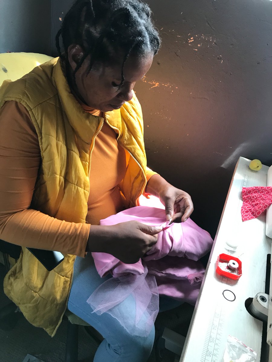 tholleka's tweet image. Nandipha is a single mom, she used to escape her miseries by sinking herself in alcohol, she became an addict and couldn&apos;t take care of her kids anymore. but it&apos;s all in the past now
#BusinessAndArtsSA
#DepartmentOfSportsArtsAndCulture
#Pesp3