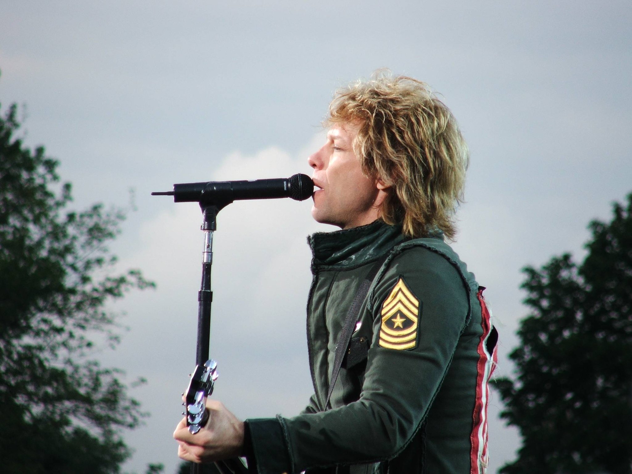 Happy birthday, Jon Bon Jovi! 

The American singer and legendary guitarist turns 61 today. 