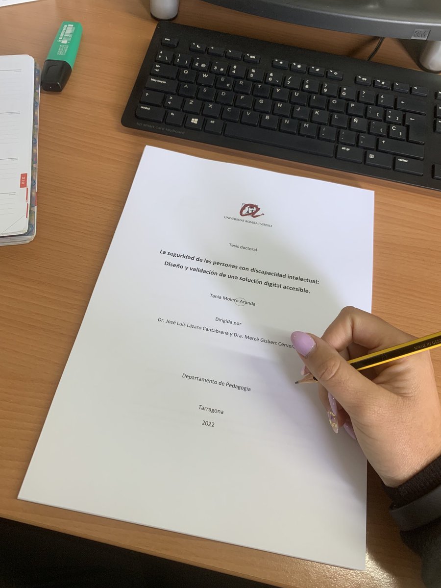 tania_molero's tweet photo. Tot esforç té la seva recompensa 🔝 La meva tesi ha estat guardonada als II Premis de #CompromisSocialURV Immaculada Sastre Miró de la @universitatURV 🥹 Gràcies a les persones que ho heu fet possible 👏🏼👏🏼 @argeturv @joseluislazaroc @Merce_G https://t.co/3kyaDwvNxB
